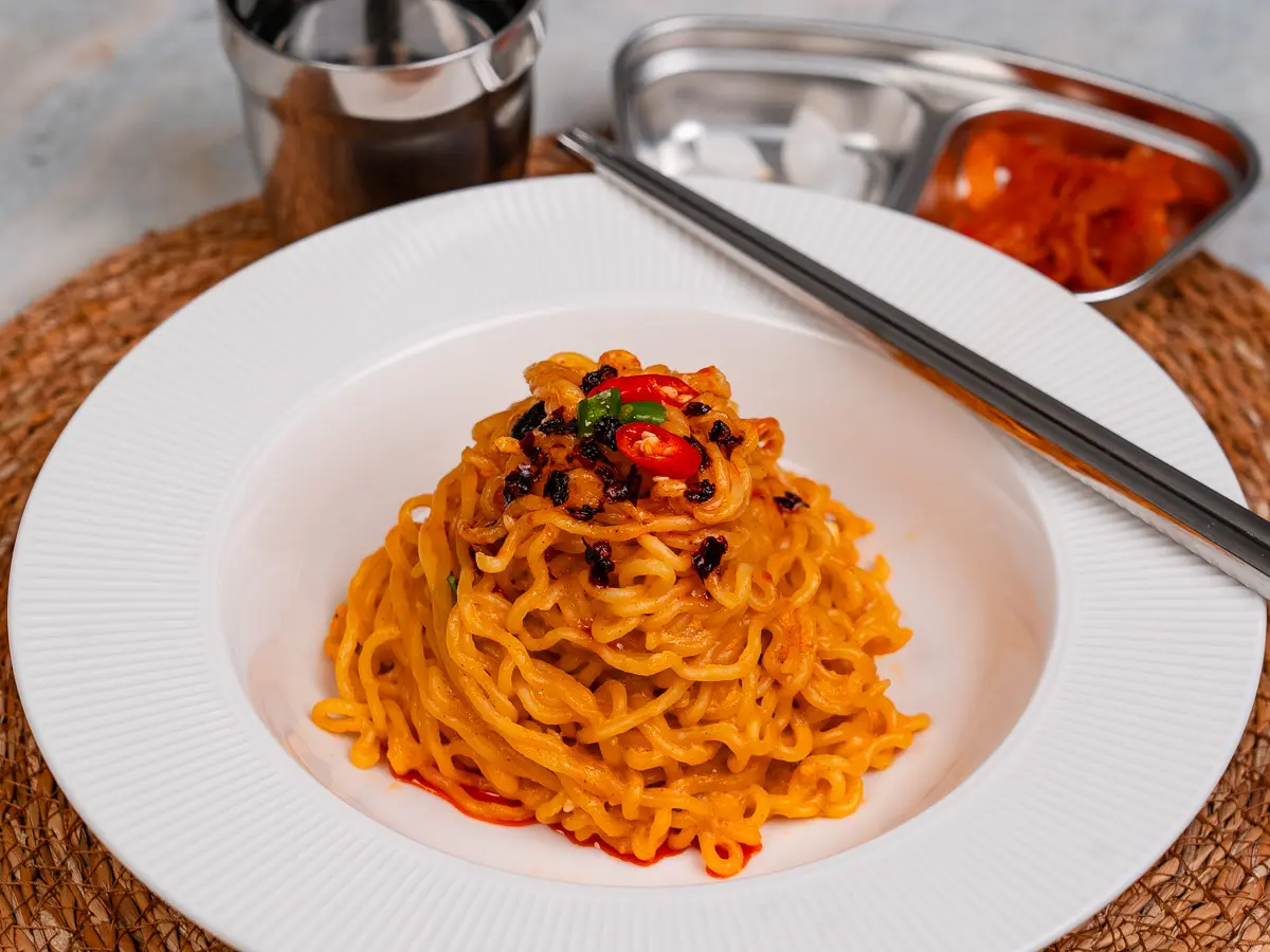 bibim mayo ramyeon, creamy ramen hack, ramyeon recipe