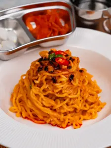 bibim mayo ramyeon, creamy ramen hack, ramyeon recipe