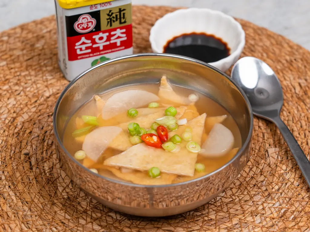 eomuk guk, Korean fish cake soup, easy fish cake soup recipe