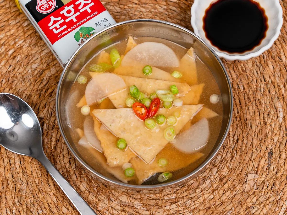 eomuk guk, Korean fish cake soup, easy fish cake soup recipe