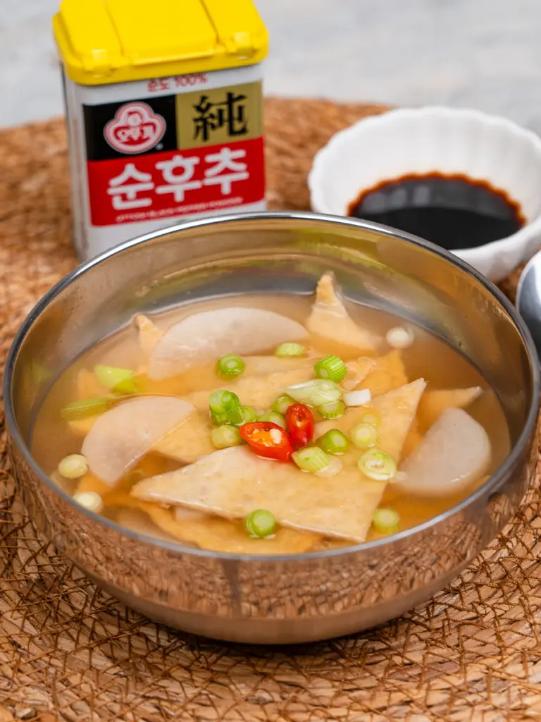eomuk guk, Korean fish cake soup, easy fish cake soup recipe