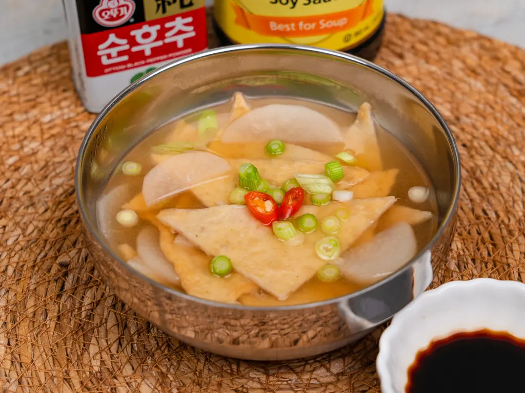 eomuk guk, Korean fish cake soup, easy fish cake soup recipe