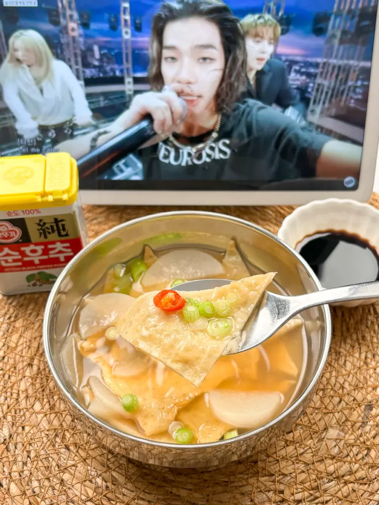 eomuk guk, Korean fish cake soup, easy fish cake soup recipe