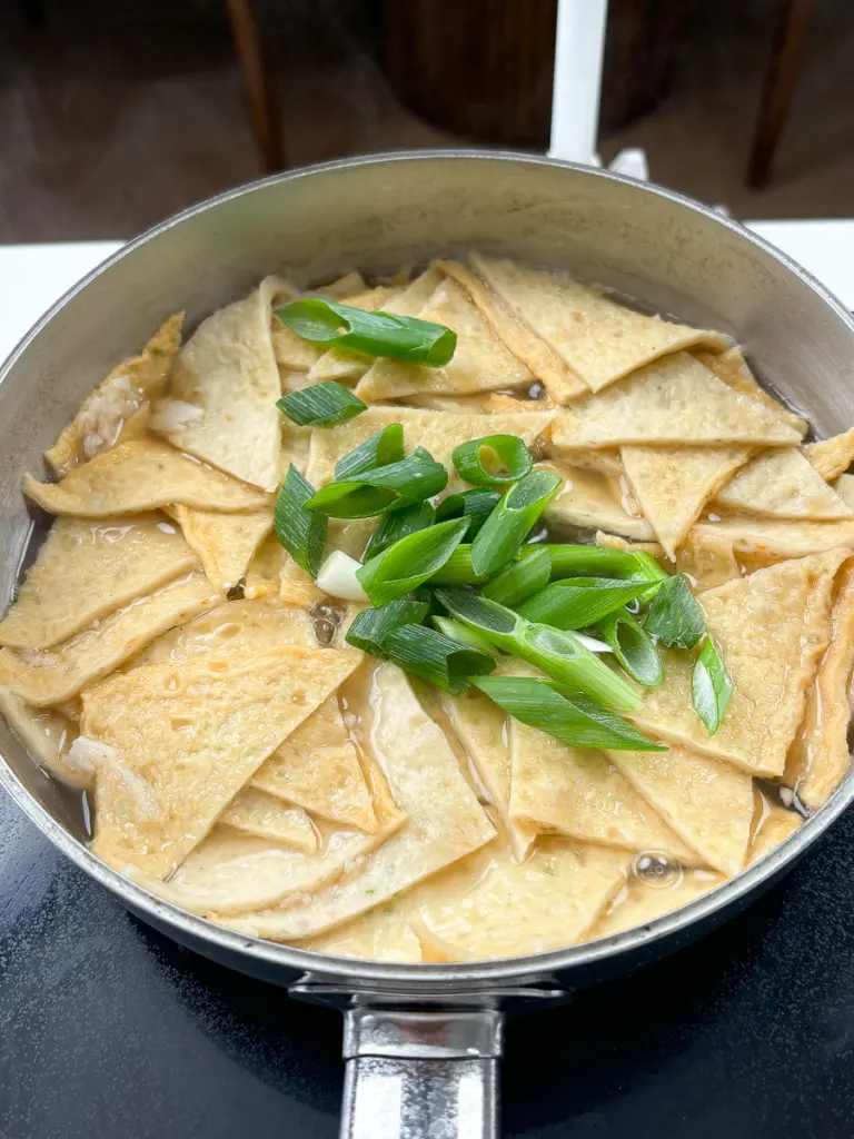 eomuk guk, Korean fish cake soup, easy fish cake soup recipe