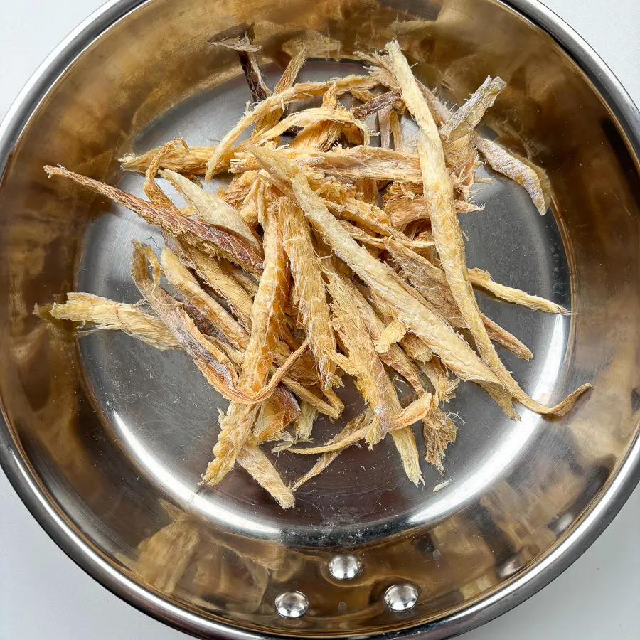 Brewmaster Yun's Dried Pollock Soup: The Best Korean Hangover Soup Culinary Class Wars Brewmaster Yun's Dried Pollock Soup recipe, dried pollock soup recipe, Korean hangover soup