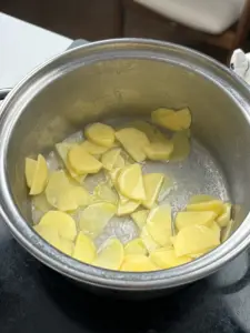 Brewmaster Yun's Dried Pollock Soup: The Best Korean Hangover Soup Culinary Class Wars Brewmaster Yun's Dried Pollock Soup recipe, dried pollock soup recipe, Korean hangover soup