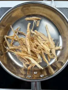 Brewmaster Yun's Dried Pollock Soup: The Best Korean Hangover Soup Culinary Class Wars Brewmaster Yun's Dried Pollock Soup recipe, dried pollock soup recipe, Korean hangover soup