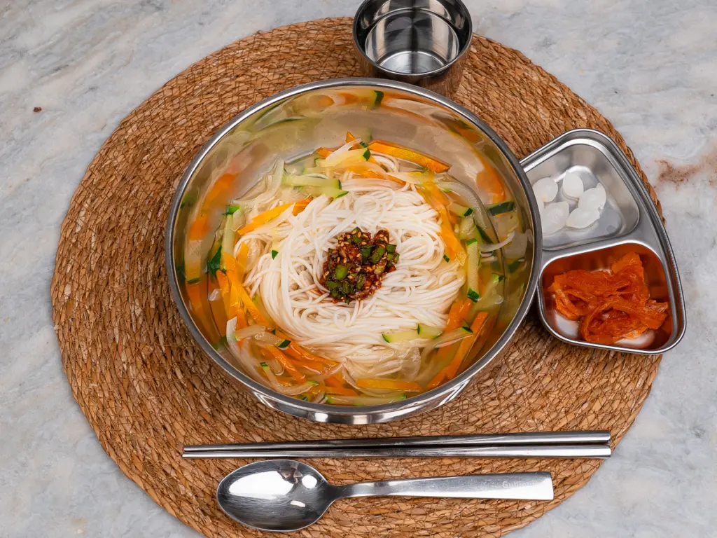Janchi guksu recipe, banquet noodles, Korean noodle soup