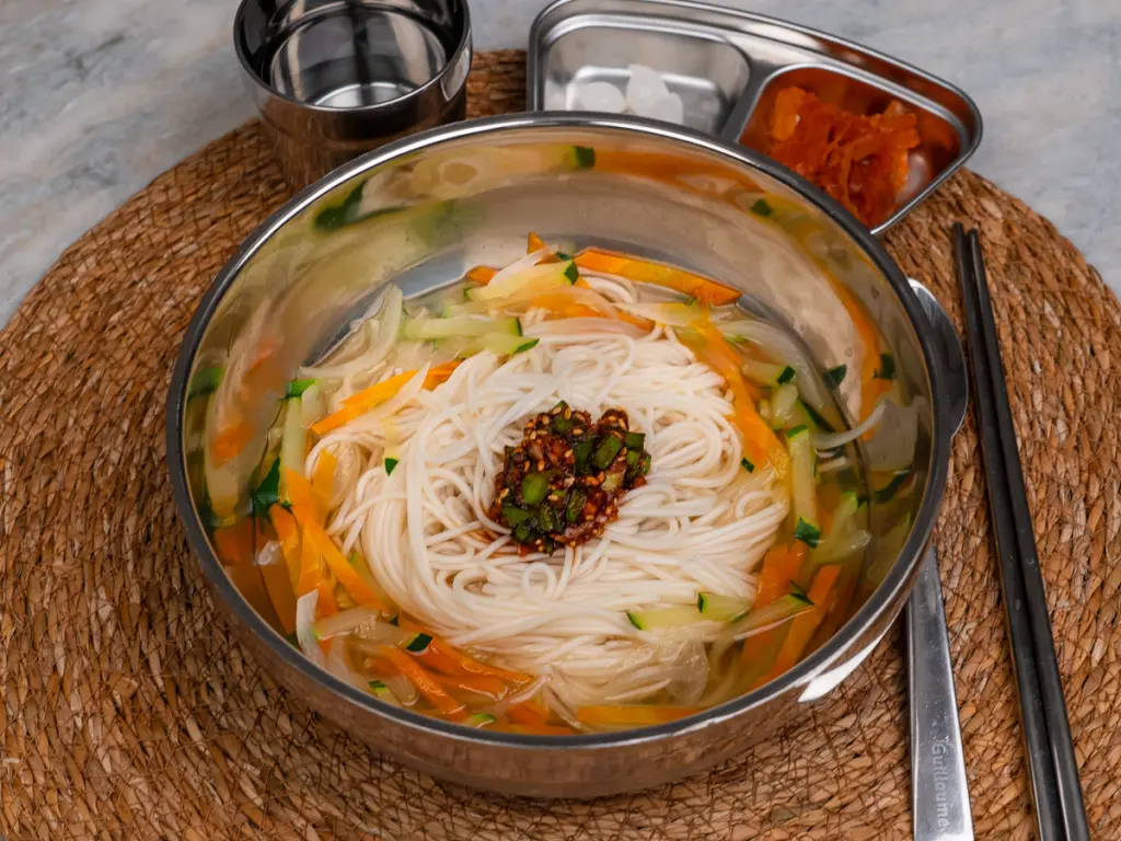 Janchi guksu, banquet noodles, Korean noodle soup