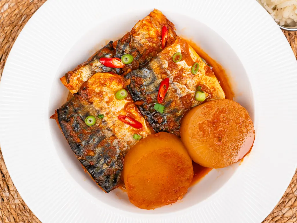 Korean Braised Mackerel recipe, Godeungeo Jorim, Braised Mackerel with Radish