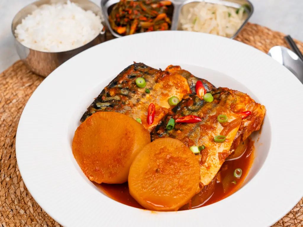 Korean Braised Mackerel recipe, Godeungeo Jorim, Braised Mackerel with Radish