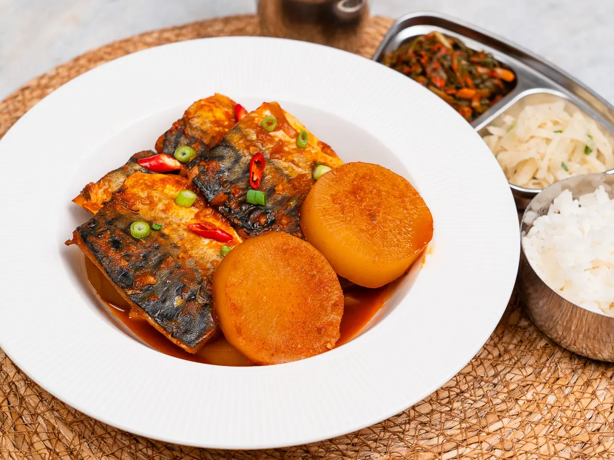 Korean Braised Mackerel recipe, Godeungeo Jorim, Braised Mackerel with Radish