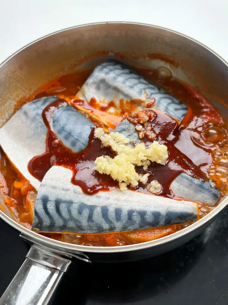Korean Braised Mackerel recipe, Godeungeo Jorim, Braised Mackerel with Radish