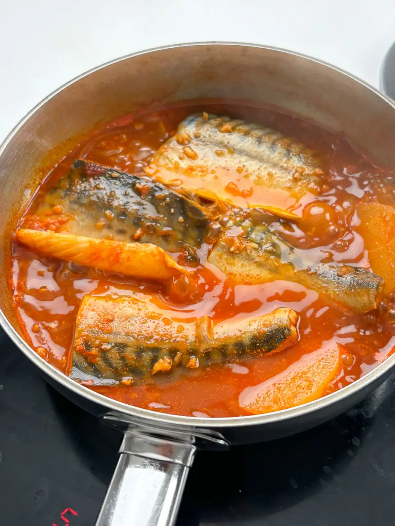 Korean Braised Mackerel recipe, Godeungeo Jorim, Braised Mackerel with Radish