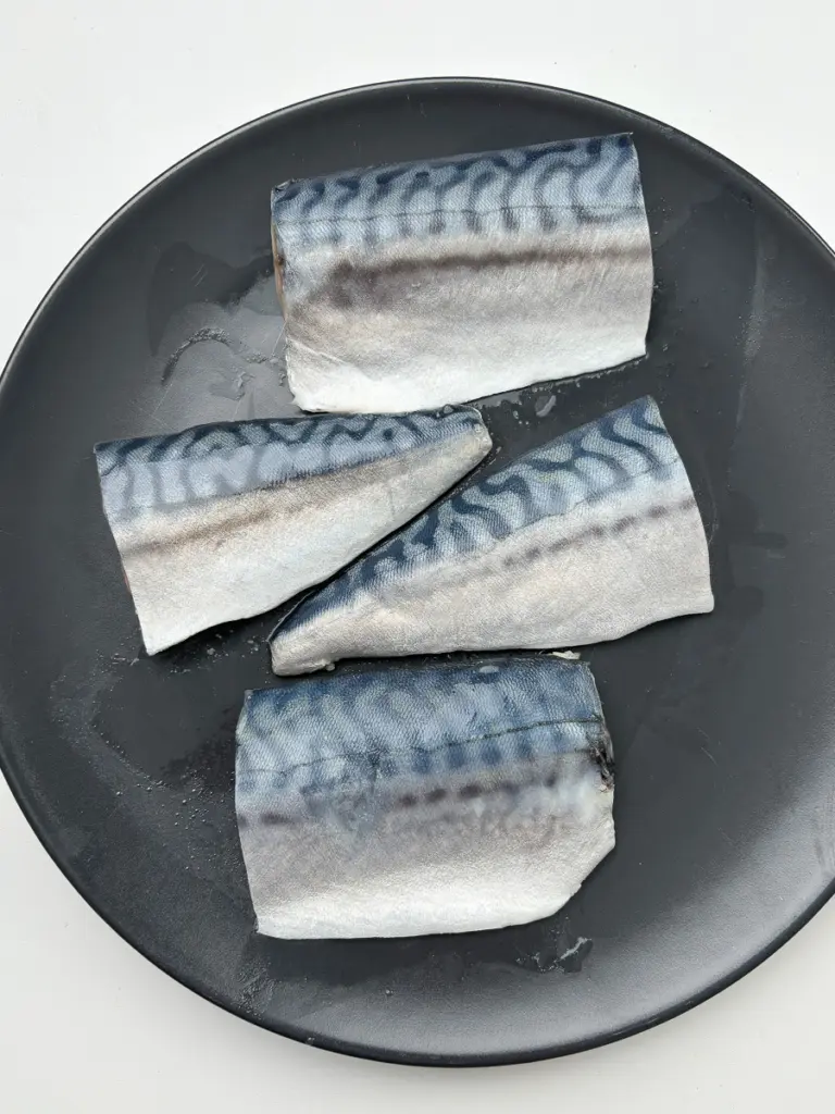 Korean Braised Mackerel recipe, Godeungeo Jorim, Braised Mackerel with Radish