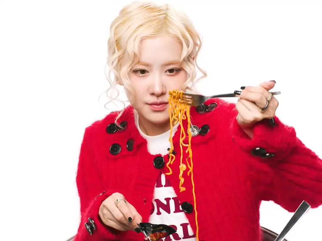 BLACKPINK Rose's Favorite Food, Rose's Favorite Korean Snacks, Rose's Diet, Buldak ramen