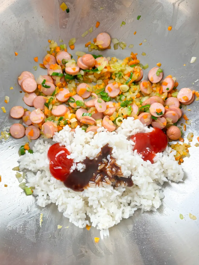 omurice recipe, omelet rice recipe, ketchup fried rice
