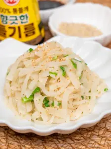 Korean radish side dish, Mu Namul recipe, Korean radish with perilla seeds