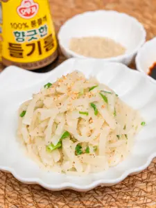Korean radish side dish, Mu Namul recipe, Korean radish with perilla seeds