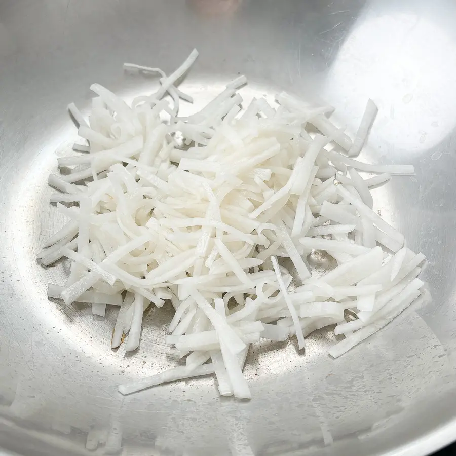 Easy Korean Radish Side Dish (Mu Namul Recipe) with Perilla Seeds Korean radish side dish, Mu Namul recipe, Korean radish with perilla seeds