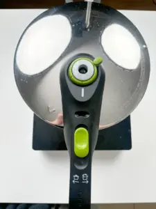 Sweet Korean pork ribs, braised pork ribs, pressure cooker pork ribs recipe