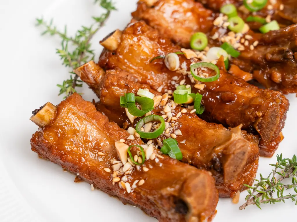 Sweet Korean pork ribs, braised pork ribs, pressure cooker pork ribs recipe