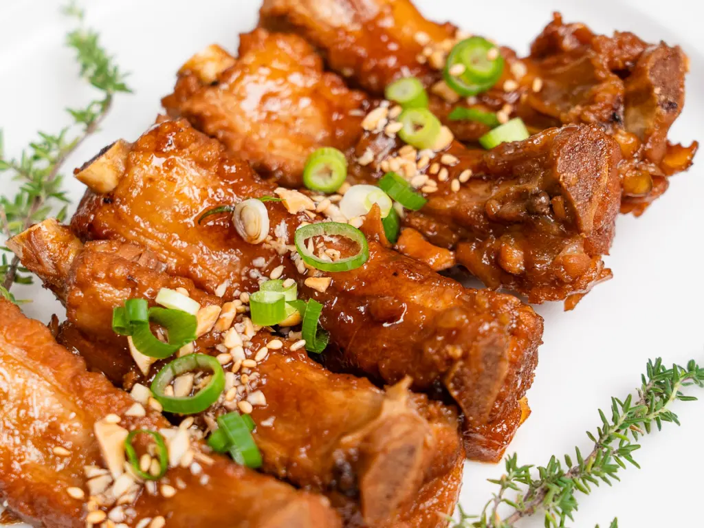Sweet Korean pork ribs, braised pork ribs, pressure cooker pork ribs recipe
