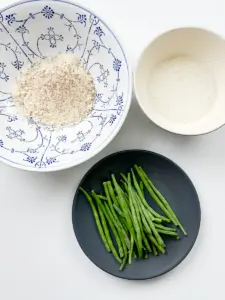 air fryer green beans ingredients — parmesan, egg white, black pepper