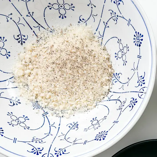 air fryer green beans ingredients — parmesan, egg white, black pepper