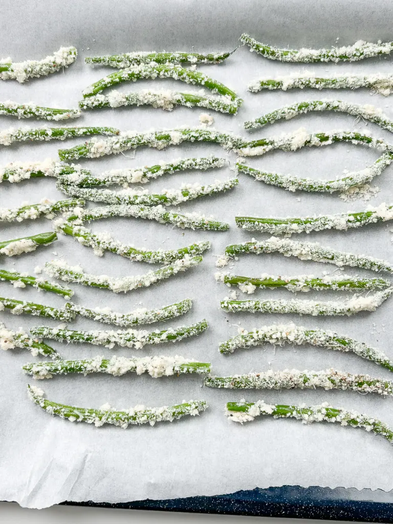 air fryer green beans before and after cooking comparison