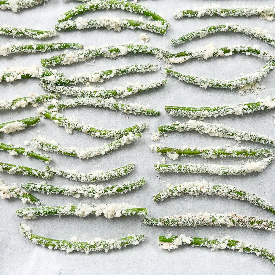 air fryer green beans before and after cooking comparison