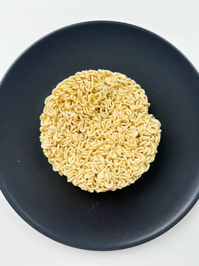 Ramyun ttang, fried ramen noodles, Korean ramen snack