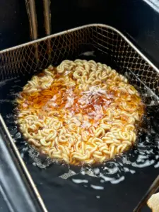 Ramyun ttang, fried ramen noodles, Korean ramen snack