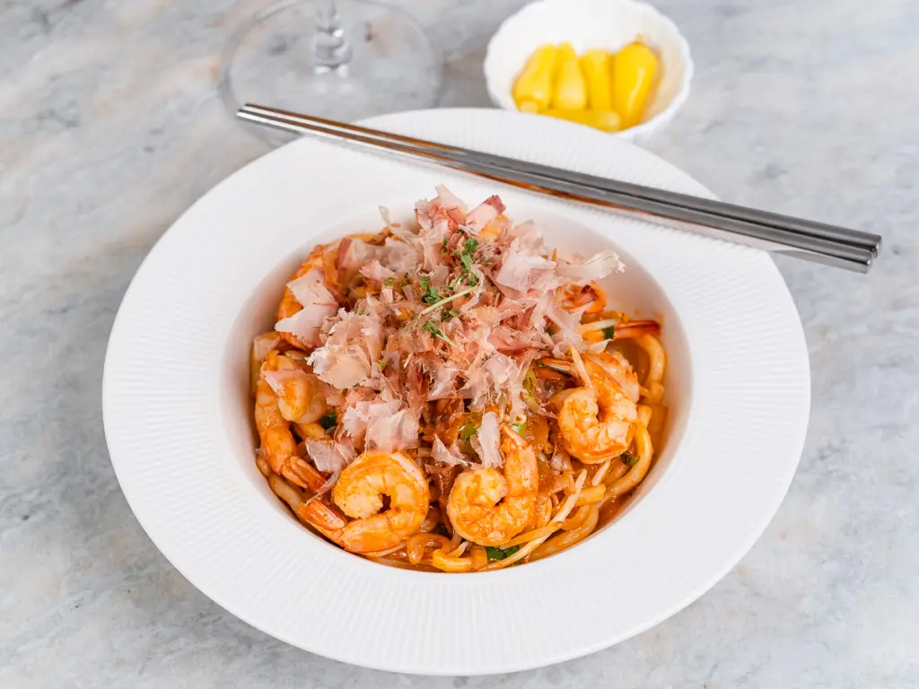 Korean shrimp yaki udon recipe, seafood udon stir fry, stir fried udon recipe