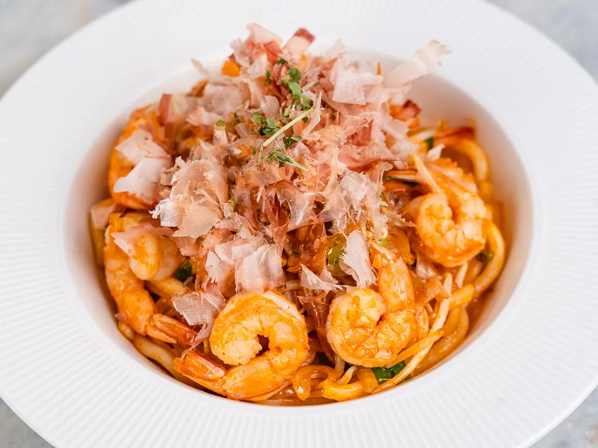 Fresh shrimp for Korean shrimp yaki udon — peeled and deveined