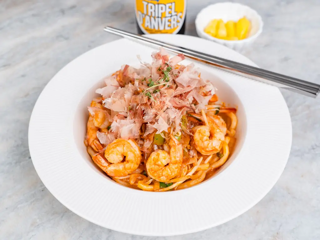 Korean shrimp yaki udon recipe, seafood udon stir fry, stir fried udon recipe