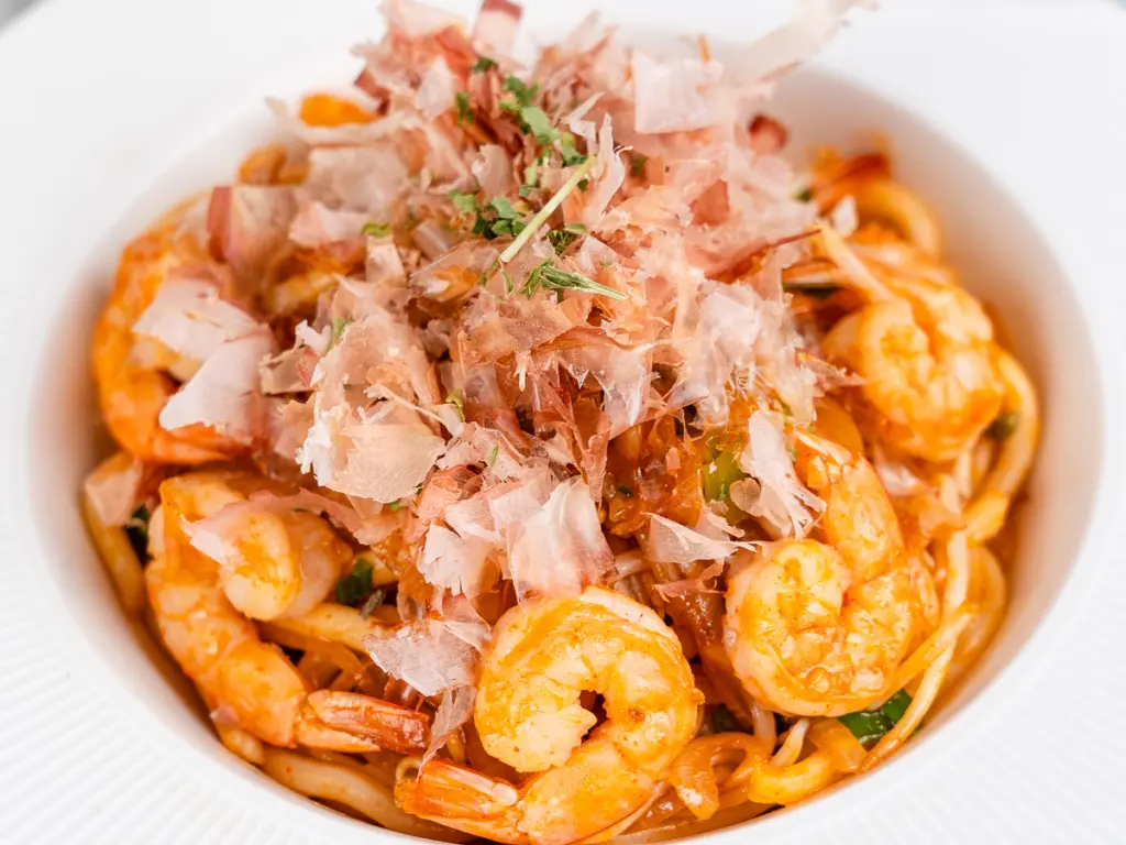 Korean shrimp yaki udon recipe, seafood udon stir fry, stir fried udon recipe