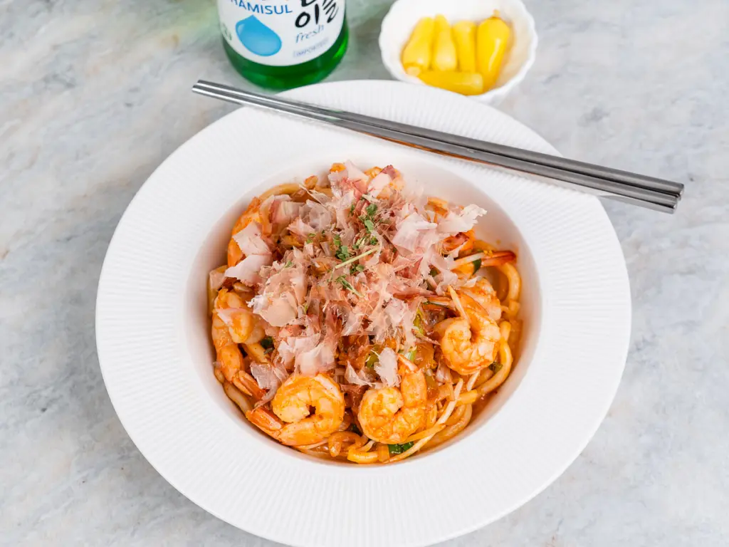 Korean shrimp yaki udon recipe, seafood udon stir fry, stir fried udon recipe