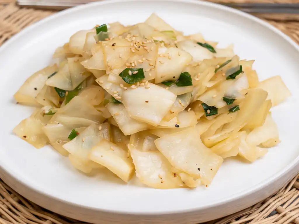 The viral Korean cabbage stir fry that swept through Korean diet communities now in your kitchen.