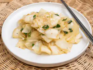 No complicated techniques needed. Korean cabbage stir fry is beginner-friendly and foolproof.