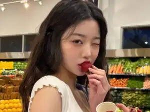 Eat your Korean skincare for acne free skin, Jangoneyoung K pop idol glass skin