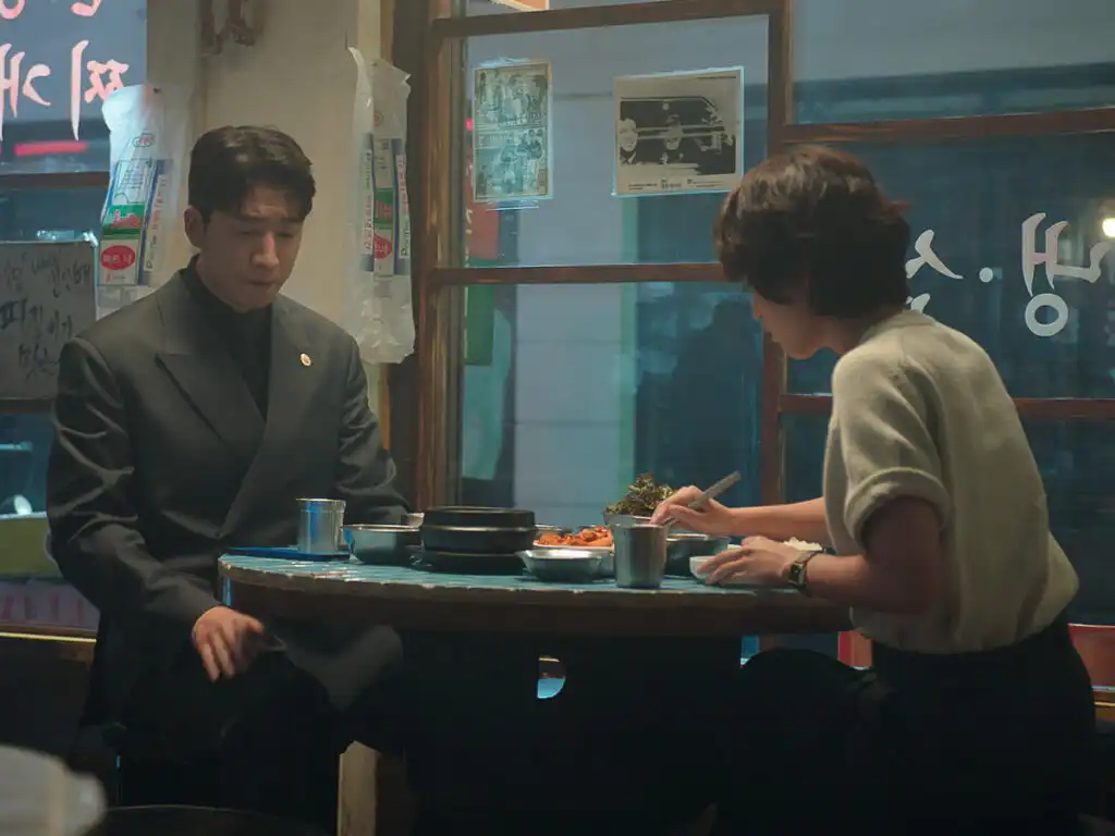 Jjigae Korean stew in earthenware pot at the BBQ restaurant in 21st Century Grand Prince's Wife Episode 6