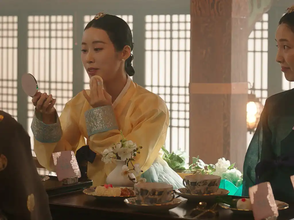 Yugwa and yakgwa traditional Korean hangwa palace tea table 21st Century Grand Prince's Wife Episode 5 MBC
