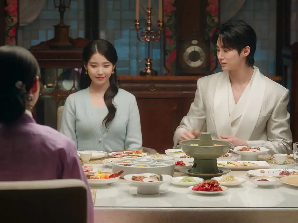 Royal surasang dinner table Queen Dowager Perfect Crown Episode 6 21st Century Grand Prince's Wife MBC