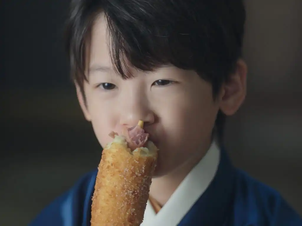 Korean corn dog sugar coated frankfurter sausage skewer Perfect Crown Episode 3