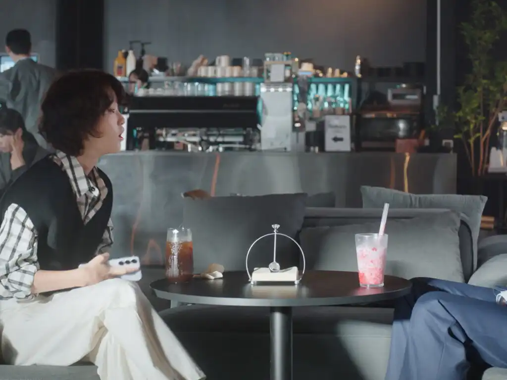 Iced Americano Korean daily coffee culture Perfect Crown Episode 7 IU K-drama MBC