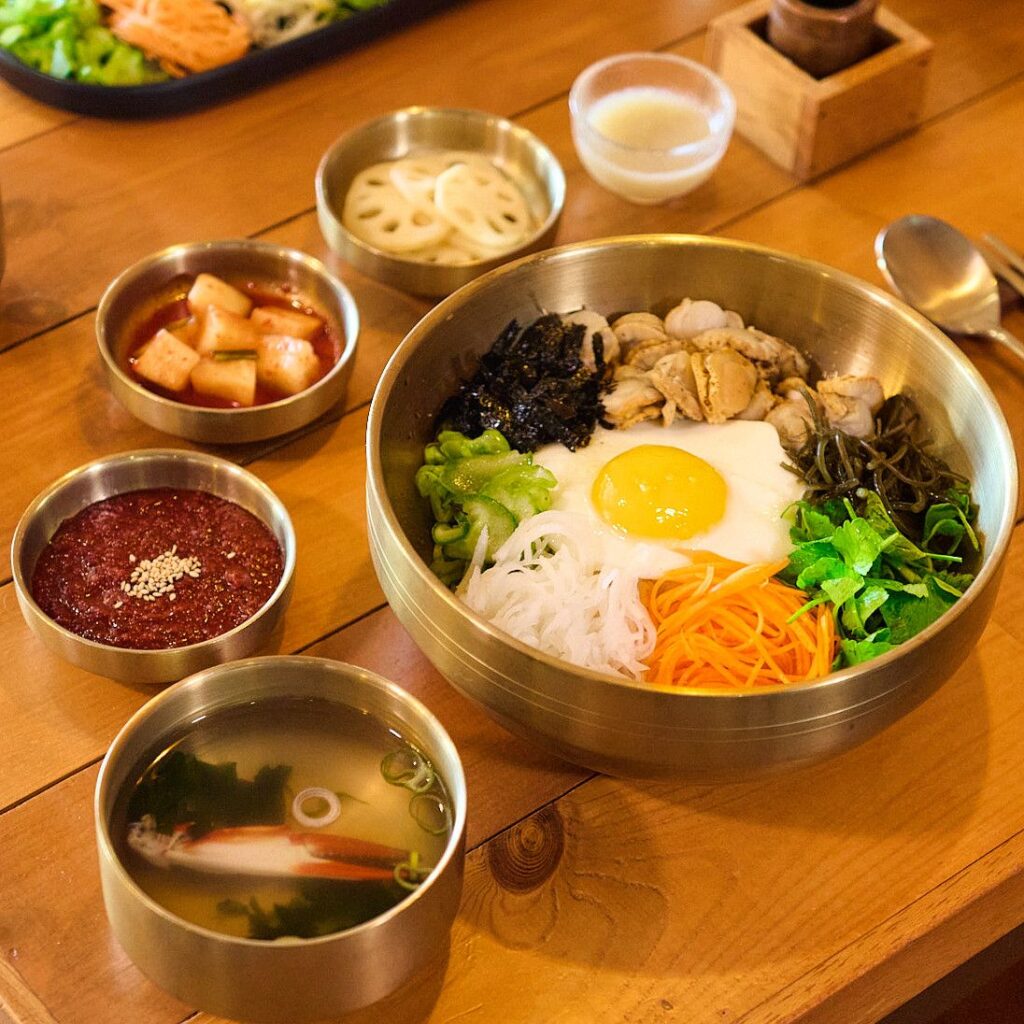 5-Minute Spicy Cabbage Bibimbap - Easy Korean Rice Bowl