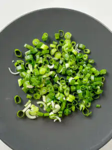 Cubed cucumber kimchi - 30Min Quick Kimchi Recipe sliced green onion instead of garlic chives