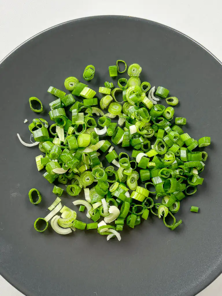 Cubed cucumber kimchi - 30Min Quick Kimchi Recipe sliced green onion instead of garlic chives