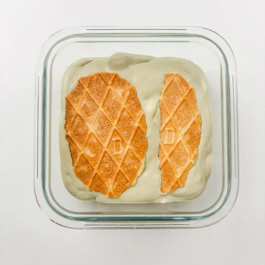 Viral Strawberry Matcha Ice Cream Sandwich recipe of matcha ice cream sandwich with strawberries